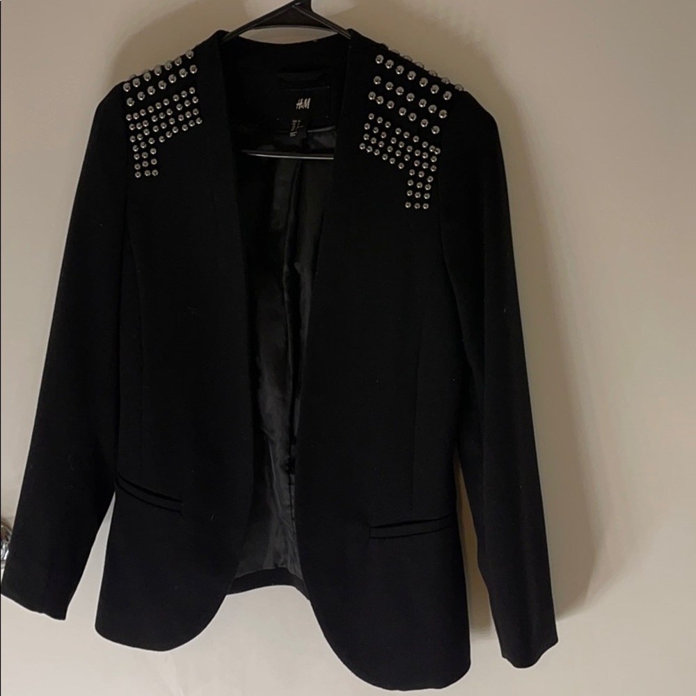 Black blazer (H&M)